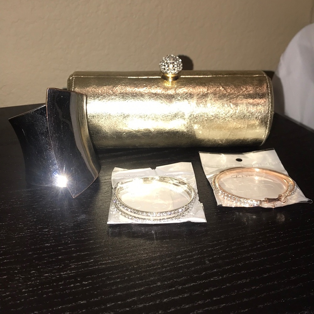 Purse, bracelet and 2 diamond hoops!